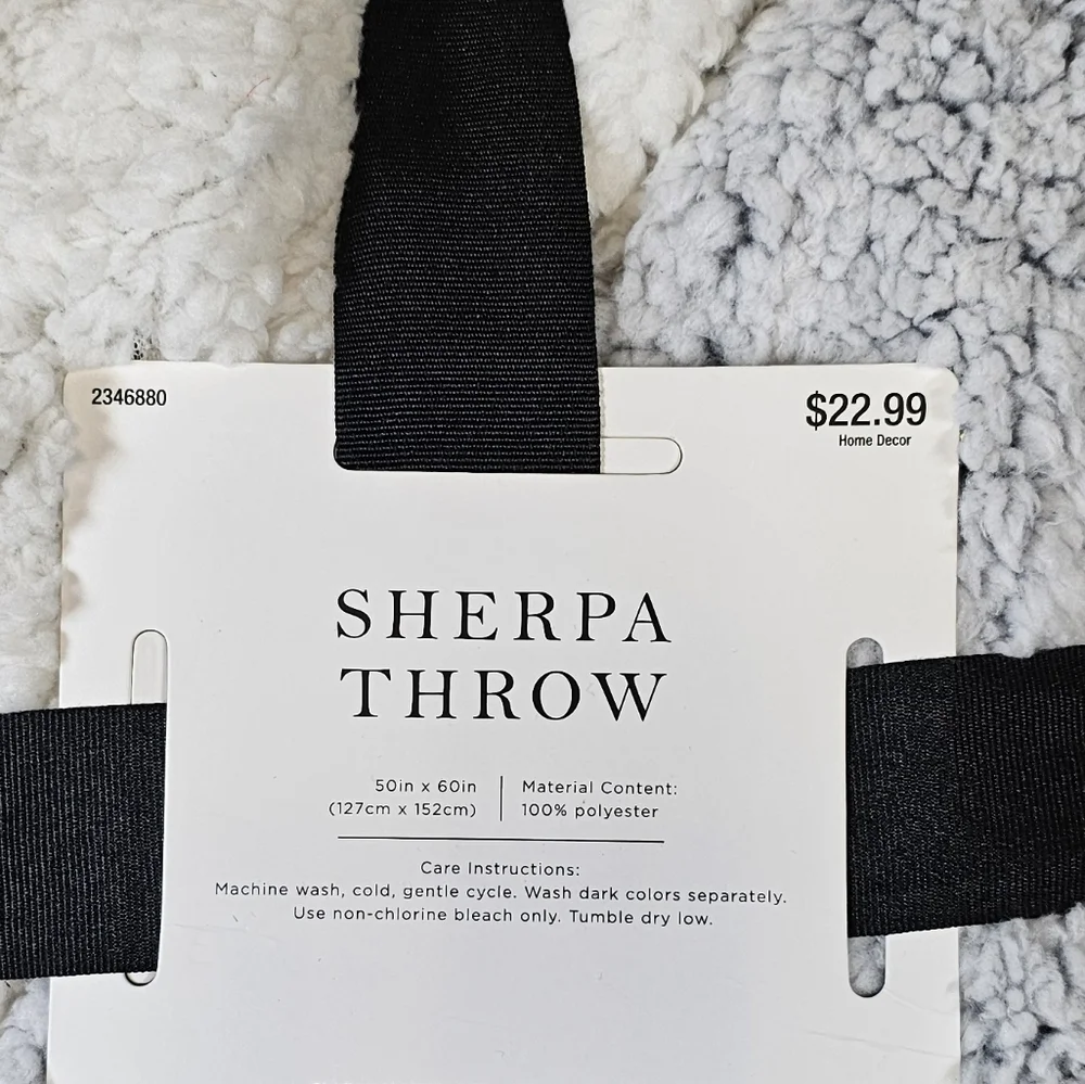 Sherpa Throw Blanket - Picture 2 of 7